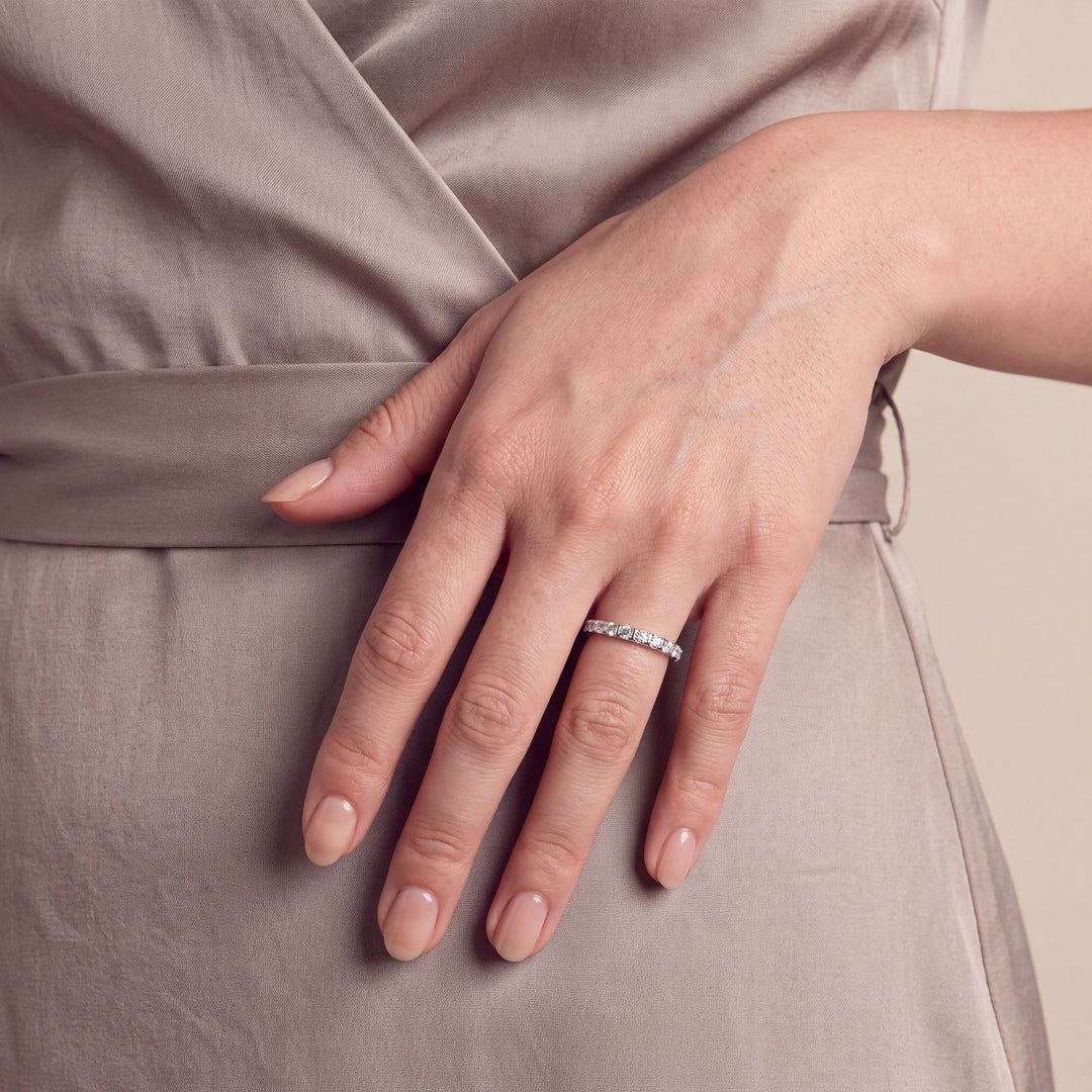 Model wearing the 2.0mm Bar Half Set Diamond Band on her ring finger