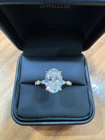Load image into Gallery viewer, 2.82 D/VVS1 Oval Engagment ring Lab Grown diamond-Bespoke