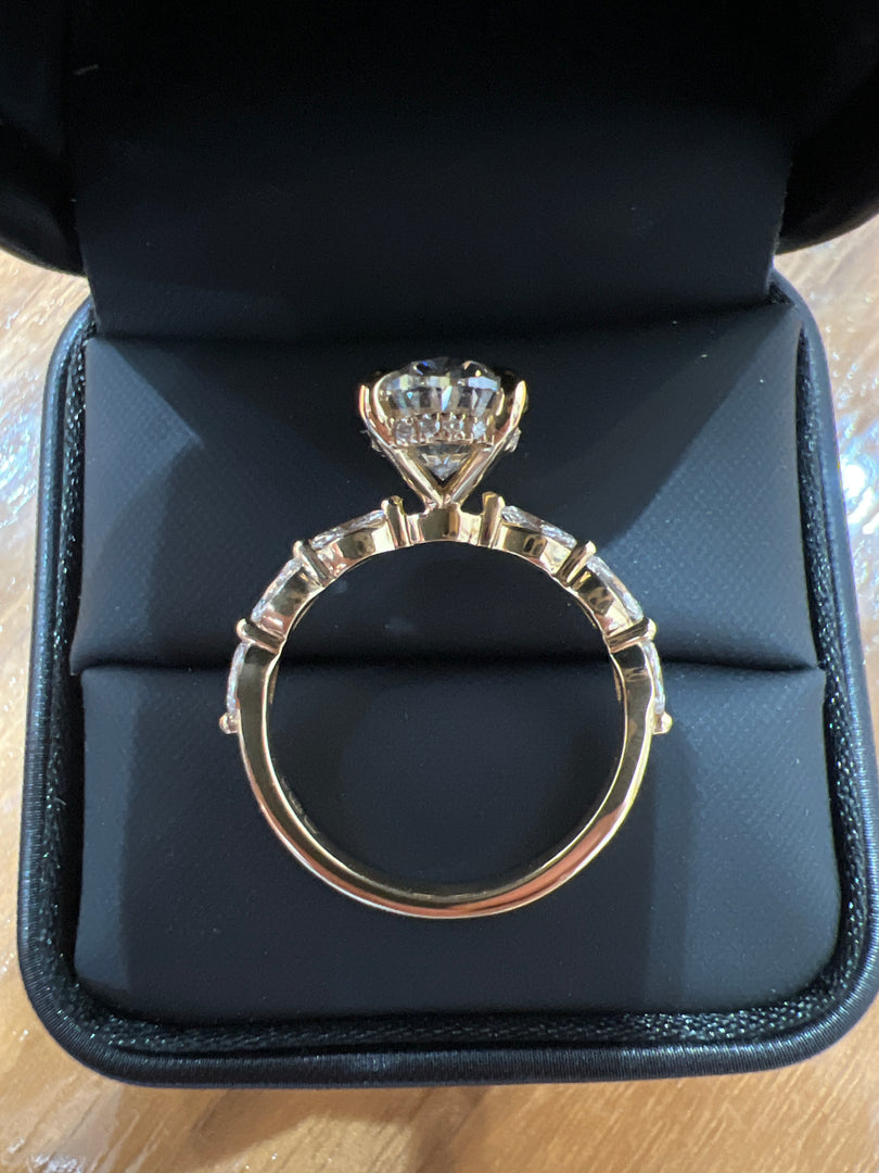 2.82 D/VVS1 Oval Engagment ring Lab Grown diamond-Bespoke
