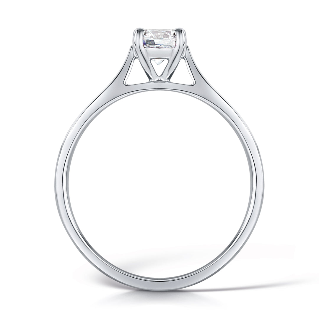 Round Brilliant Cut 4 Claw Solitaire Diamond Ring